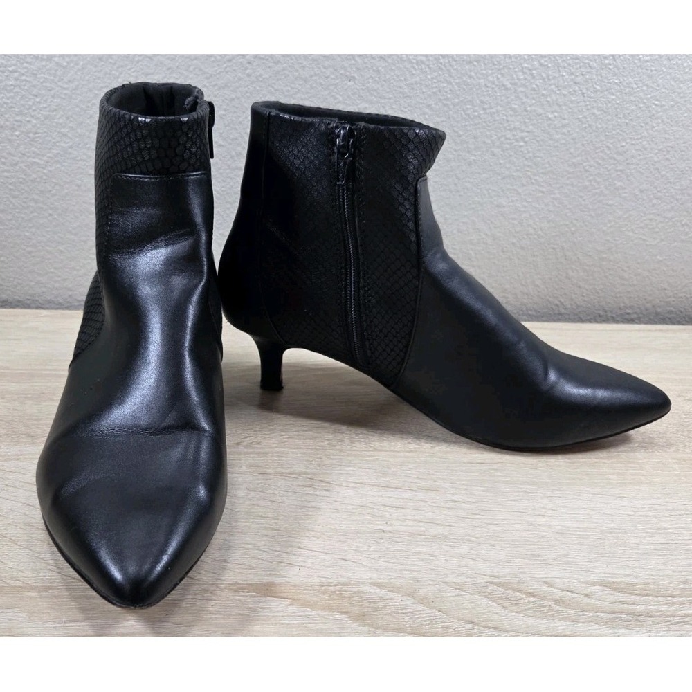 Clarks Collection Leather Ankle Boots Women 7.5 Black Snake Embossed Kitten Heel